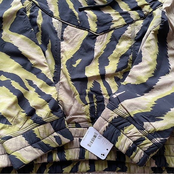 NEW Free People Walk The Line Pullover In Olive Combo - Picture 10 of 16